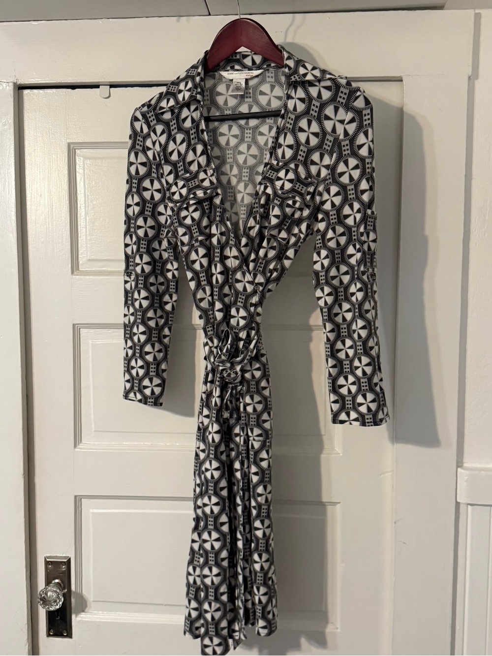 Vintage DVF Pinwheel Silk Wrap Dress Size 2